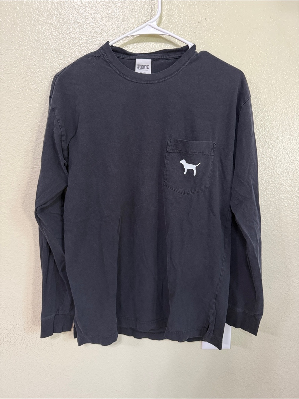 PINK Victoria's Secret Black Long Sleeve 'LOVE PINK' Tee